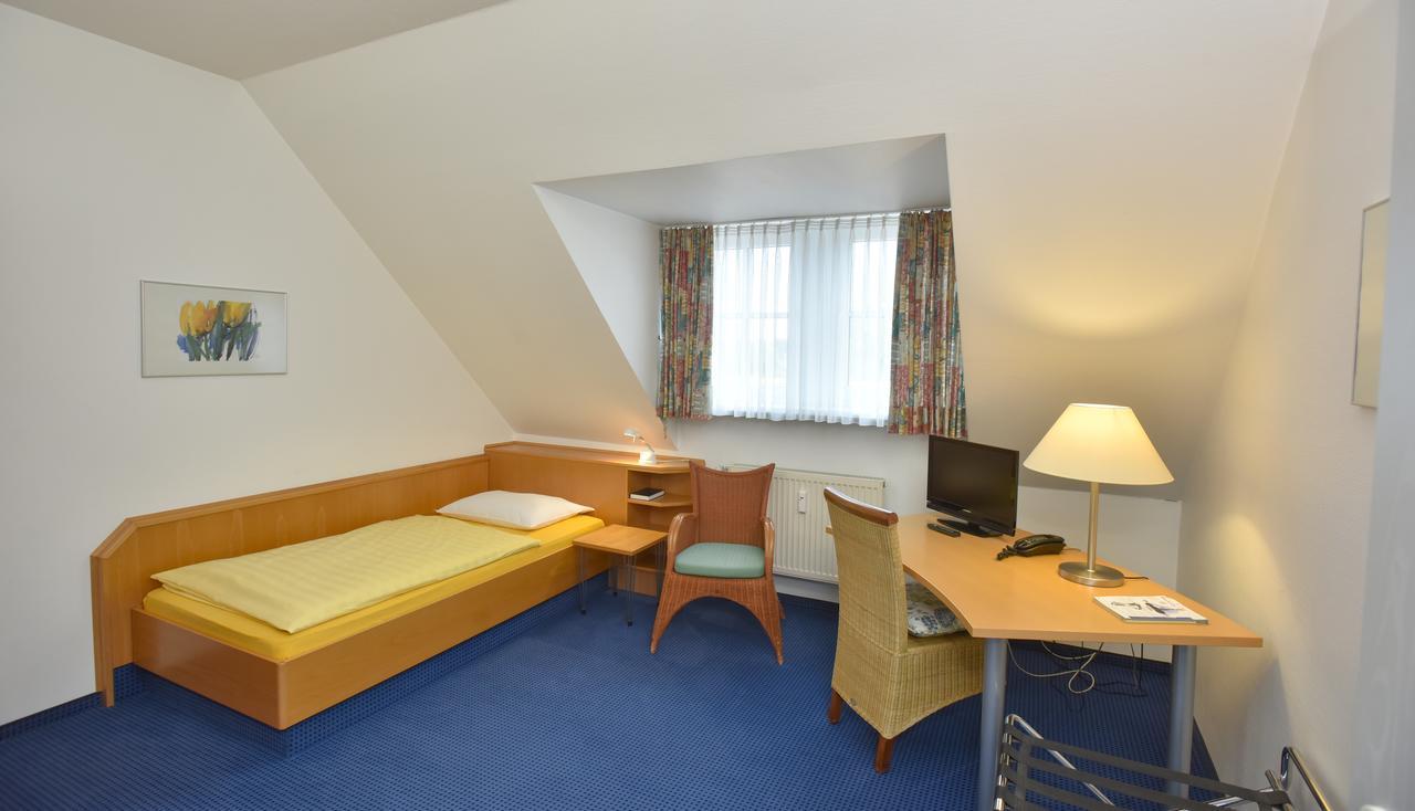 Hotel Fasanengarten ซาร์ชตัดท์ ภายนอก รูปภาพ